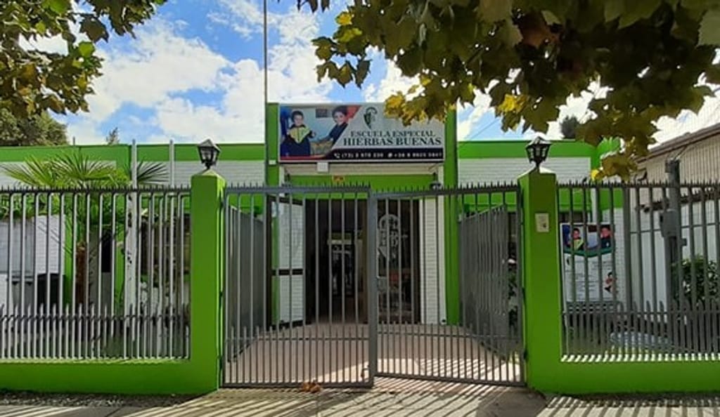 Denuncian casos de acoso laboral en la escuela Hierbas Buenas de Linares Denuncian casos de acoso laboral en la escuela Hierbas Buenas de Linares
