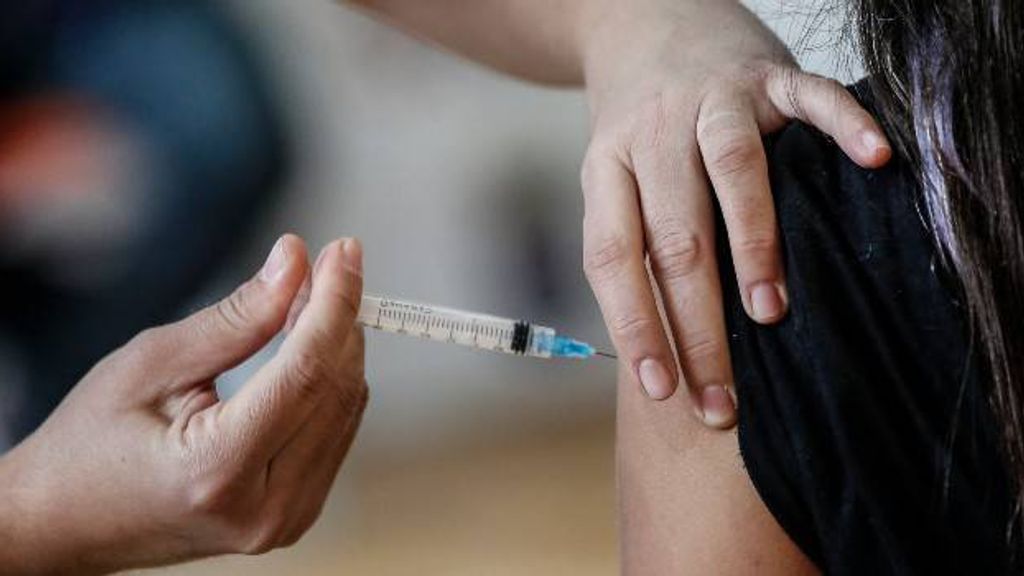 Seremi de Salud refuerza campaña de vacunación contra el Covid-19 en la Región del Maule Seremi de Salud refuerza campaña de vacunación contra el Covid-19 en la Región del Maule