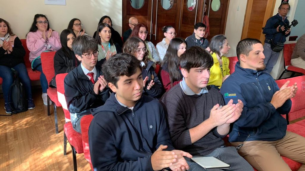 Alumnos y Gremios del Transporte Fueron parte de una jornada informativa y de capacitación sobre el uso de la TNE Alumnos y Gremios del Transporte Fueron parte de una jornada informativa y de capacitación sobre el uso de la TNE