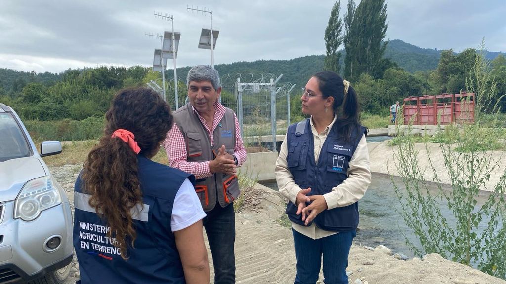 Autoridades visitan puntos críticos del sistema de canales de la Junta de Vigilancia Río Ancoa Autoridades visitan puntos críticos del sistema de canales de la Junta de Vigilancia Río Ancoa