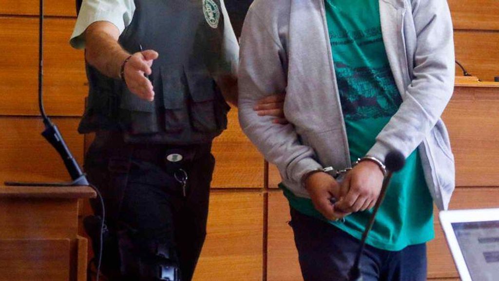 Condenan a presidio perpetuo y 5 años de internación de régimen cerrado a dos hermanos por asesinato en Talca Condenan a presidio perpetuo y 5 años de internación de régimen cerrado a dos hermanos por asesinato en Talca