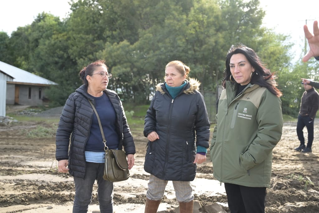 Gobernadora Regional sigue apoyando a familias damnificadas tras temporal Gobernadora Regional sigue apoyando a familias damnificadas tras temporal