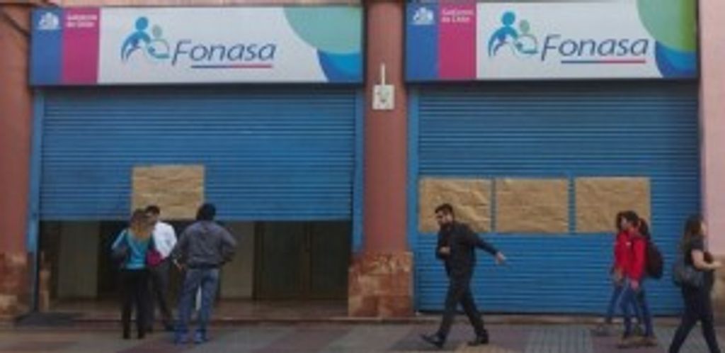 Paro-Fonasa-678x330-300x146-1 Paro-Fonasa-678x330-300x146-1