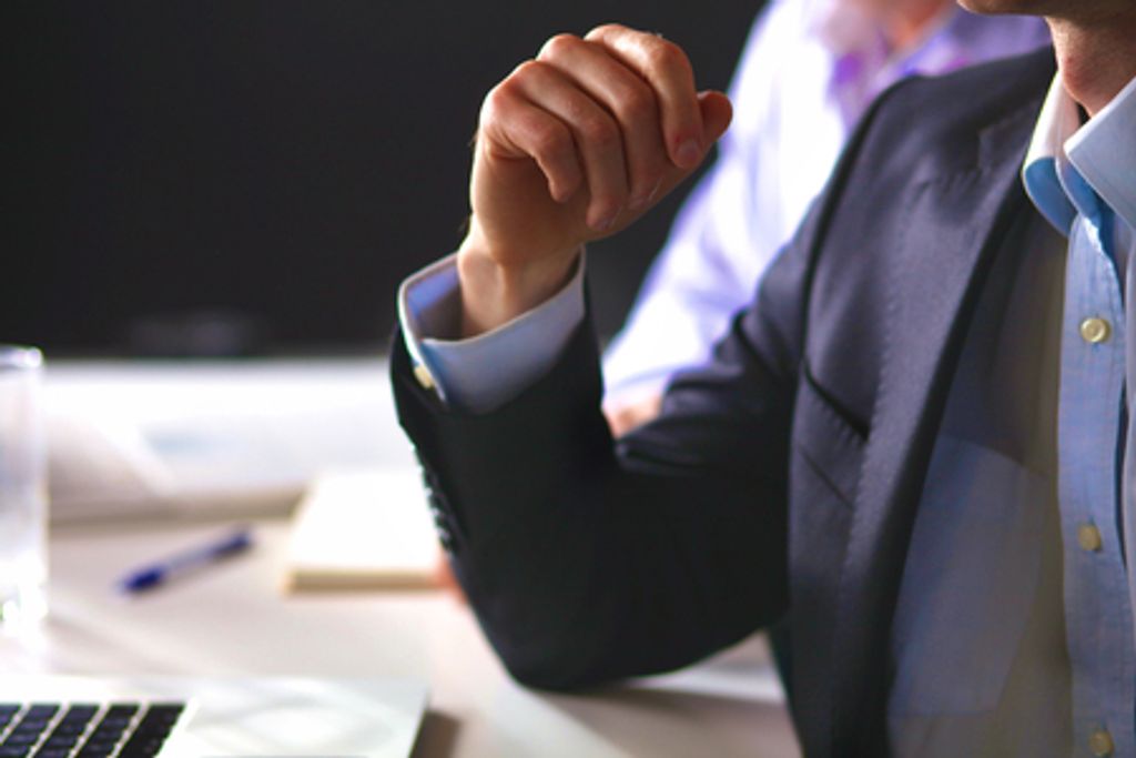 Parlamentarios alertan por la suspensión de recursos a FF. AA Parlamentarios alertan por la suspensión de recursos a FF. AA