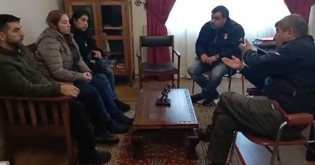 Autoridad de Bomberos se reúne con la familia de voluntario desaparecido en Linares Autoridad de Bomberos se reúne con la familia de voluntario desaparecido en Linares