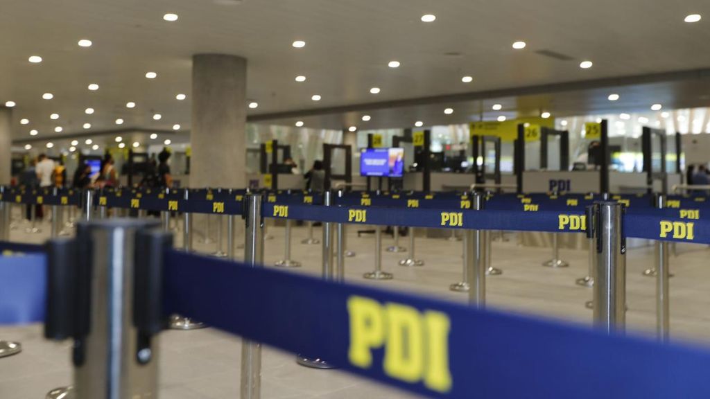 PDI fiscalizó en Parral a 19 extranjeros por ley de migraciones PDI fiscalizó en Parral a 19 extranjeros por ley de migraciones