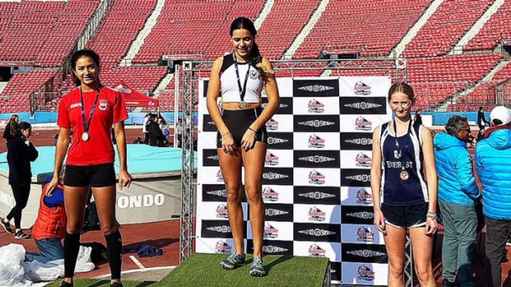 Equipo de atletismo femenino del Colegio Alborada logra octavo lugar a nivel nacional en torneo Equipo de atletismo femenino del Colegio Alborada logra octavo lugar a nivel nacional en torneo