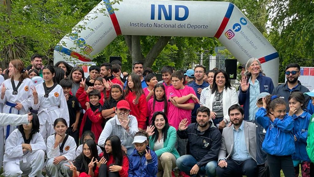 Deportistas de Promesas Maule recibieron indumentaria e implementación deportiva Deportistas de Promesas Maule recibieron indumentaria e implementación deportiva