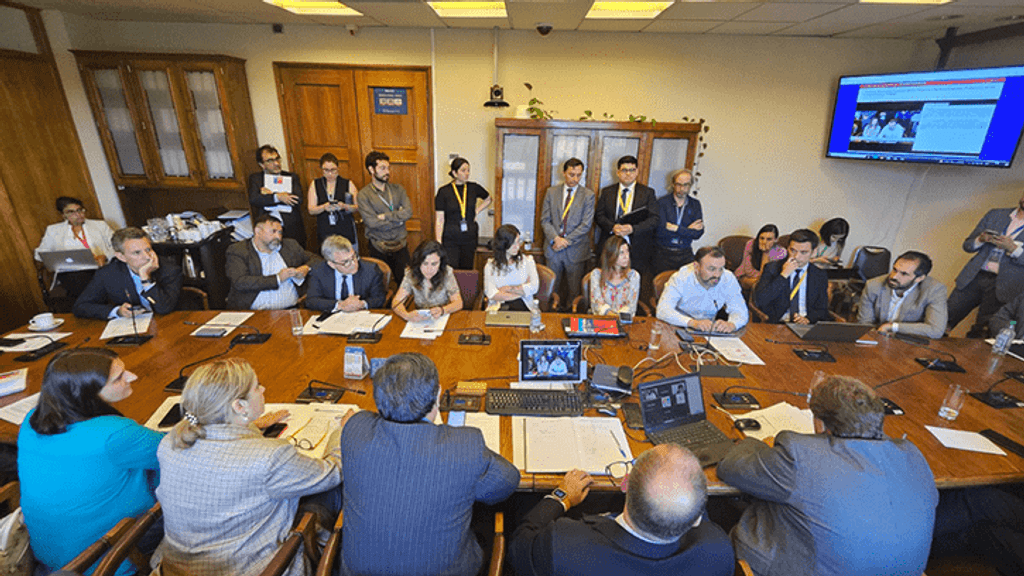 Autoridades aprueban el proyecto de ley "SERNAC te protege" Autoridades aprueban el proyecto de ley "SERNAC te protege"