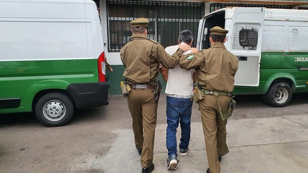 Carabineros detiene a tres sujetos por receptación de vehículo en Retiro Carabineros detiene a tres sujetos por receptación de vehículo en Retiro