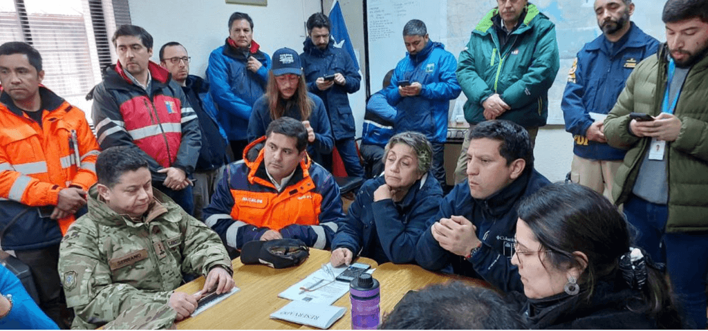 La Ministra de Obras Públicas encabeza a COGRID y el proceso de evacuación en Linares La Ministra de Obras Públicas encabeza a COGRID y el proceso de evacuación en Linares