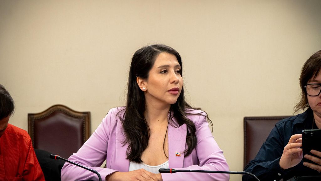 Diputada Consuelo Veloso se suma a proyecto de ley que busca impedir libertad bajo fianza a imputados por abuso contra menores de edad Diputada Consuelo Veloso se suma a proyecto de ley que busca impedir libertad bajo fianza a imputados por abuso contra menores de edad