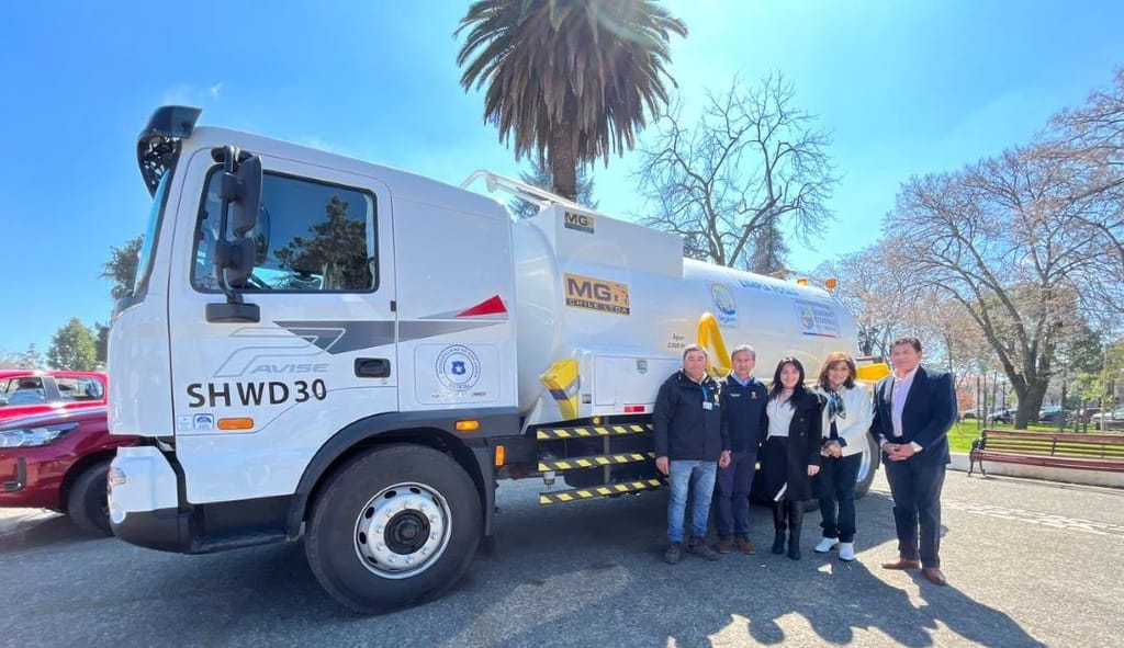 Municipio de San Javier recibe nuevas camionetas y un camión limpia fosas Municipio de San Javier recibe nuevas camionetas y un camión limpia fosas