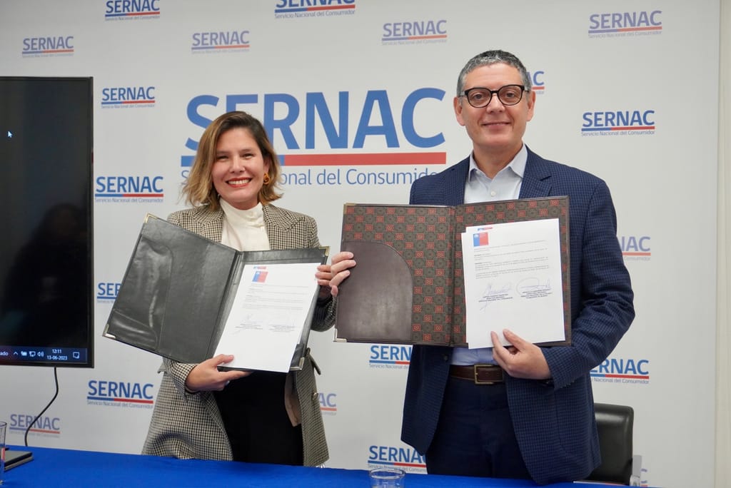 SERNAC y SERNAMEG firman convenio para potenciar el enfoque de género y los derechos a mujeres consumidoras SERNAC y SERNAMEG firman convenio para potenciar el enfoque de género y los derechos a mujeres consumidoras