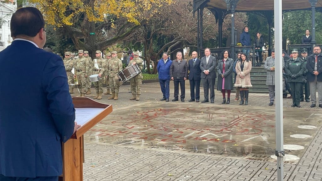 PDI realizó actividad solemne de izamiento del Pabellón Nacional en el mes de su aniversario