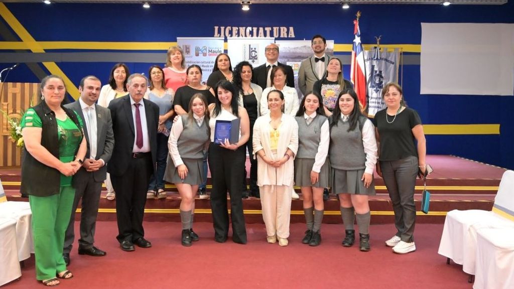Estudiantes de Cauquenes destacan en las Ferias de Ciencias en el extranjero Estudiantes de Cauquenes destacan en las Ferias de Ciencias en el extranjero