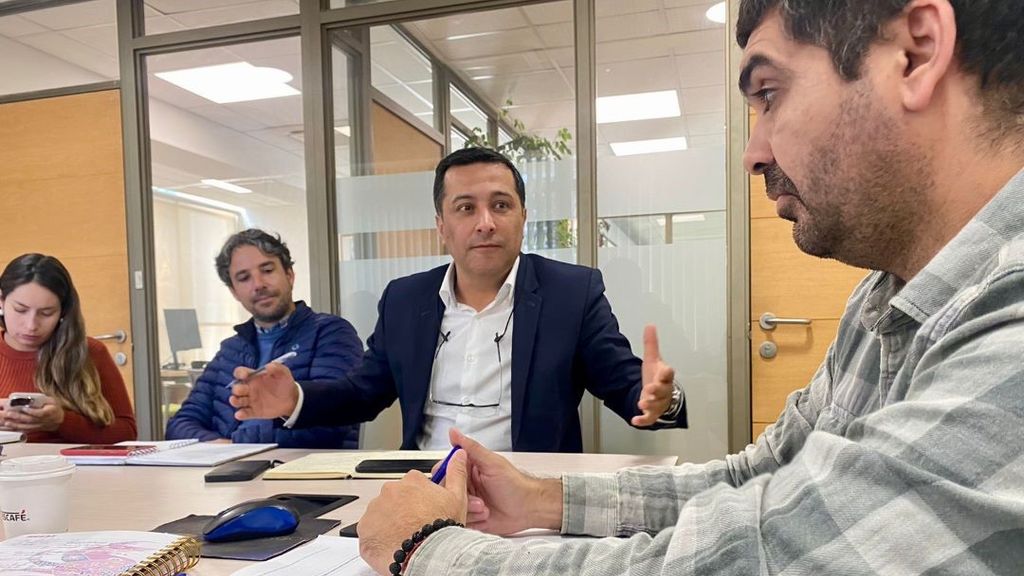 Consejero Regional Alamiro Garrido logra avances en proyectos viales para Parral, Longaví y Colbún Consejero Regional Alamiro Garrido logra avances en proyectos viales para Parral, Longaví y Colbún