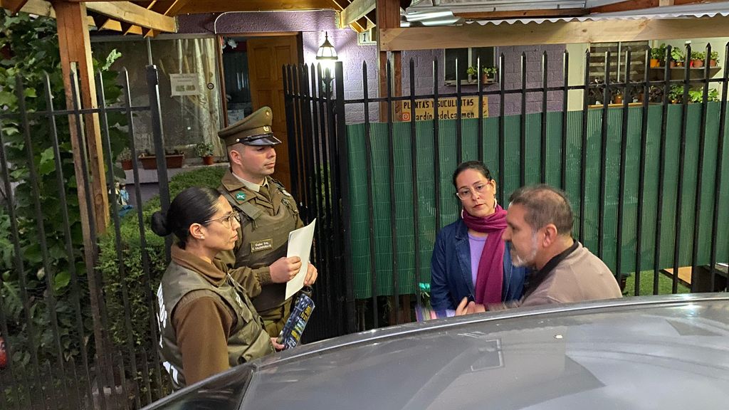 La Delegada Presidencial Provincial de Linares y Carabineros realizan operativo de entrega de información en el Sector Nemesio Antúnez La Delegada Presidencial Provincial de Linares y Carabineros realizan operativo de entrega de información en el Sector Nemesio Antúnez