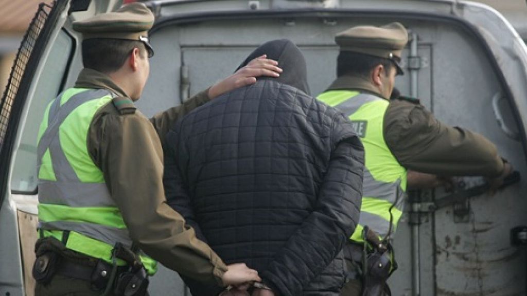 Sujeto es detenido por porte de arma de fuego y municiones en Longaví Sujeto es detenido por porte de arma de fuego y municiones en Longaví