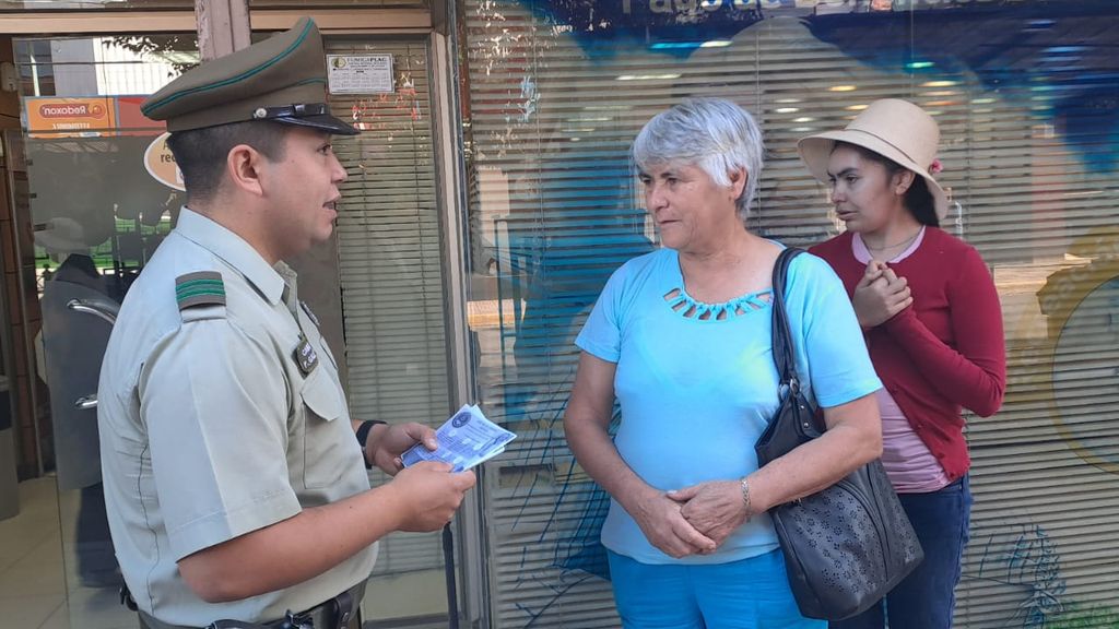"Que no te cuenten cuentos" acción preventiva liderada por Carabineros de Linares "Que no te cuenten cuentos" acción preventiva liderada por Carabineros de Linares