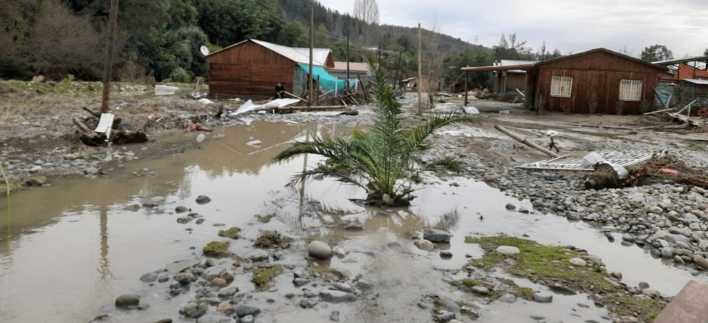 Vecinos del Condominio Alto Las Cumbres solicitan ayuda para damnificados por el temporal Vecinos del Condominio Alto Las Cumbres solicitan ayuda para damnificados por el temporal