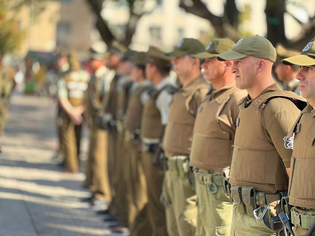 Carabineros impulsa la campaña preventiva de consumo de drogas y alcohol en la vía pública en Linares Carabineros impulsa la campaña preventiva de consumo de drogas y alcohol en la vía pública en Linares