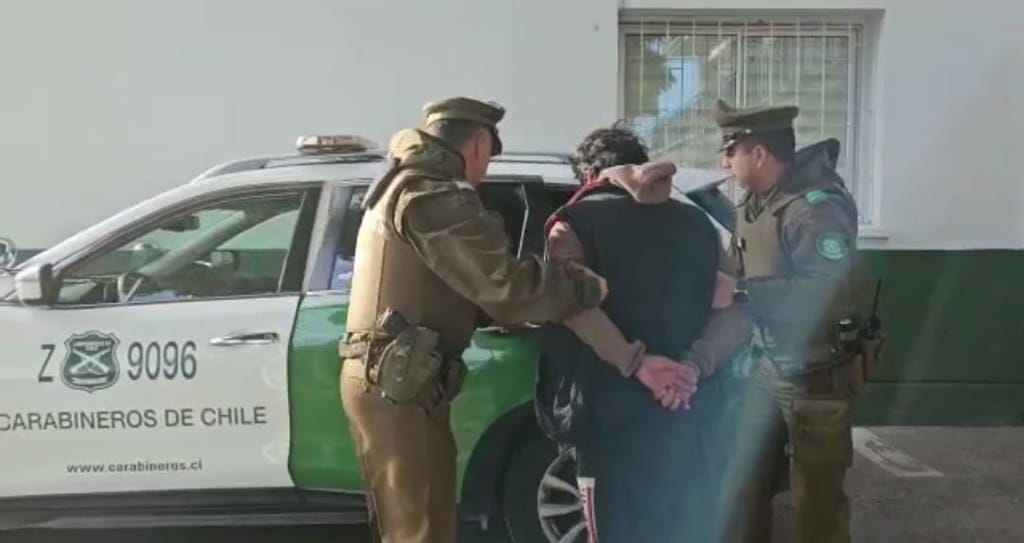 Autoridades detienen a sujeto por robo con intimidación en Parral Autoridades detienen a sujeto por robo con intimidación en Parral