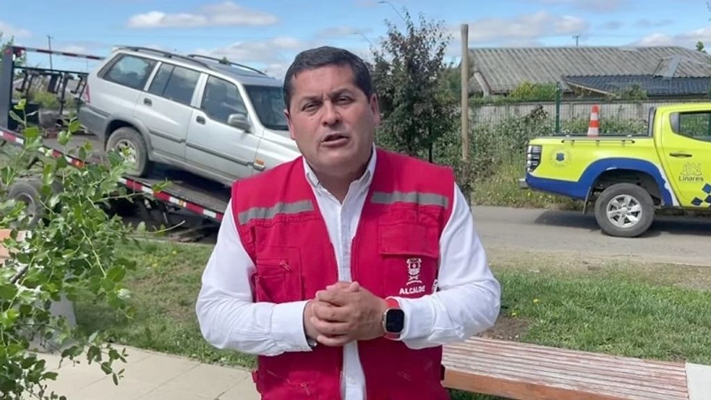 Alcalde Mario Meza: "Estamos retirando los vehículos abandonados en la vía pública" Alcalde Mario Meza: "Estamos retirando los vehículos abandonados en la vía pública"