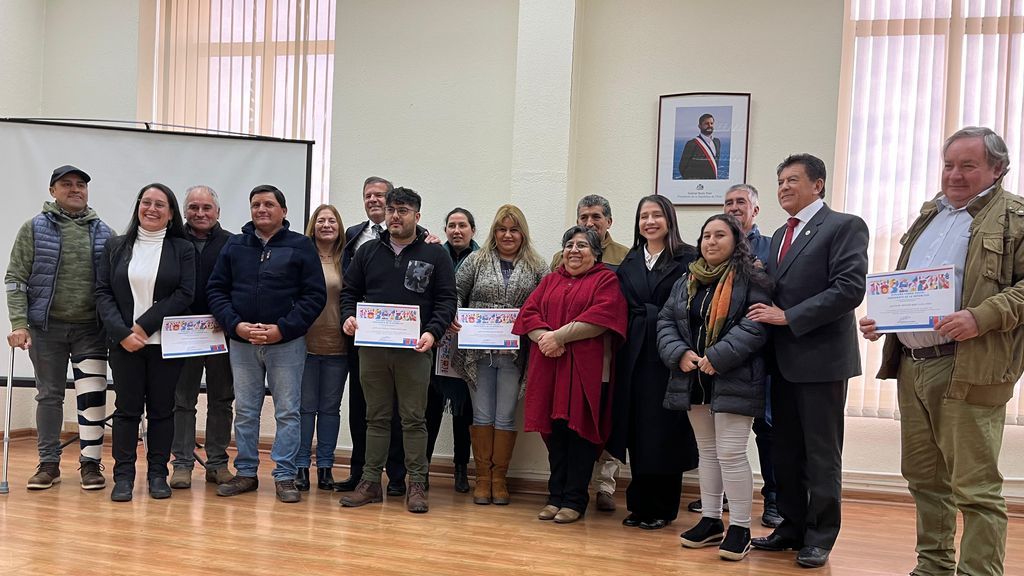 Delegada Presidencial, Aly Valderrama Villarroel, lideró entrega de cheques del Fondo Social Presidente de la República Delegada Presidencial, Aly Valderrama Villarroel, lideró entrega de cheques del Fondo Social Presidente de la República