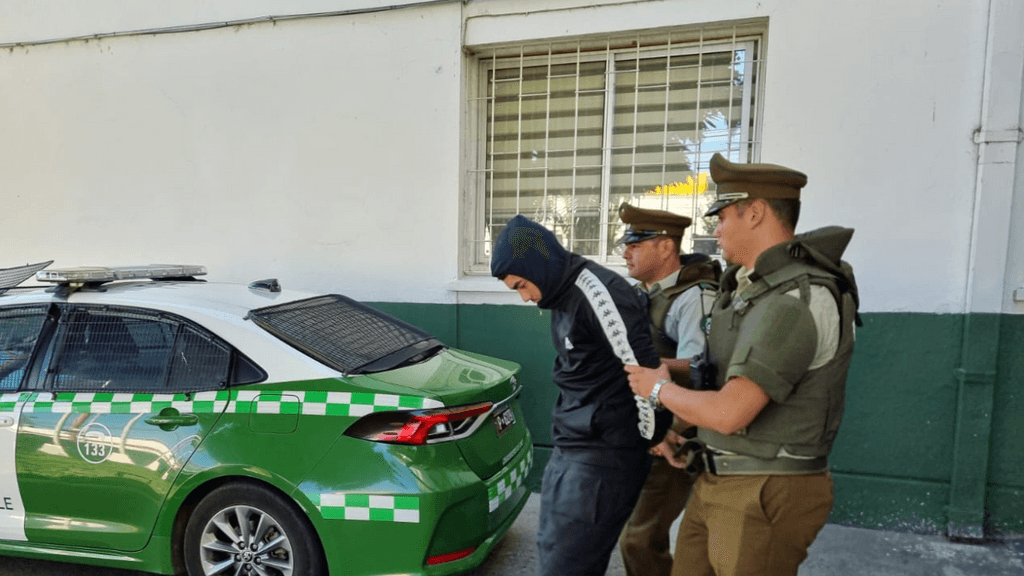 Carabinero de San Javier detuvo a joven de 19 años Carabinero de San Javier detuvo a joven de 19 años