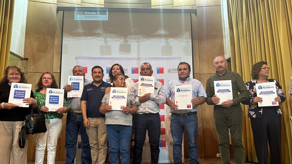 Entregas de Titulo de Dominio para 70 familias Entregas de Titulo de Dominio para 70 familias