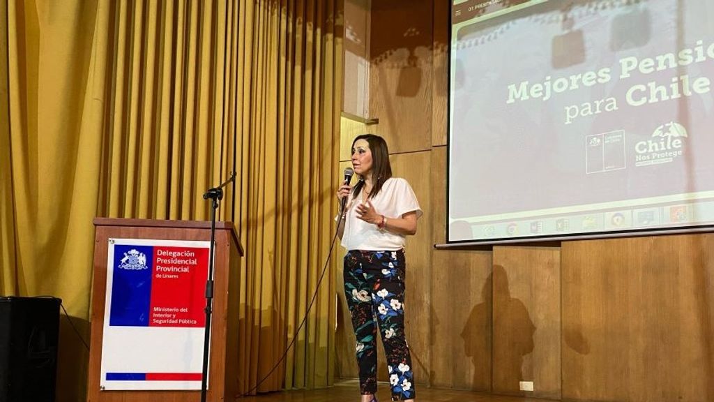 Conversatorio sobre la Reforma de Pensiones reunió a líderes comunales de Linares Conversatorio sobre la Reforma de Pensiones reunió a líderes comunales de Linares