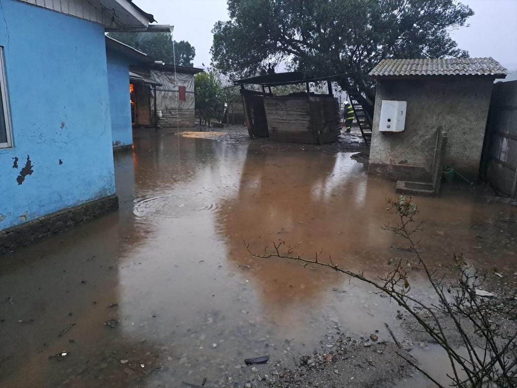 MINVU brinda apoyo a familias tras el Sistema Frontal MINVU brinda apoyo a familias tras el Sistema Frontal
