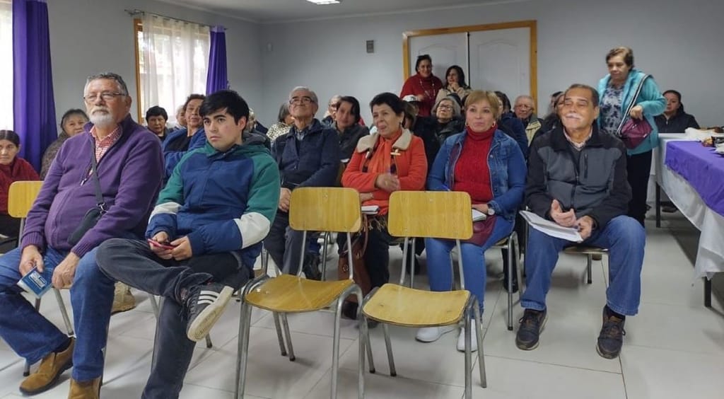 Habitantes de Colbún se manifiestan ante SEC por suministro eléctrico Habitantes de Colbún se manifiestan ante SEC por suministro eléctrico