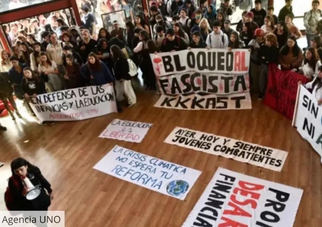 cf4e35380311969b2641dd10486bdeb7 cf4e35380311969b2641dd10486bdeb7