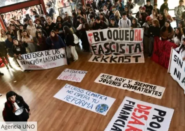 cf4e35380311969b2641dd10486bdeb7 cf4e35380311969b2641dd10486bdeb7