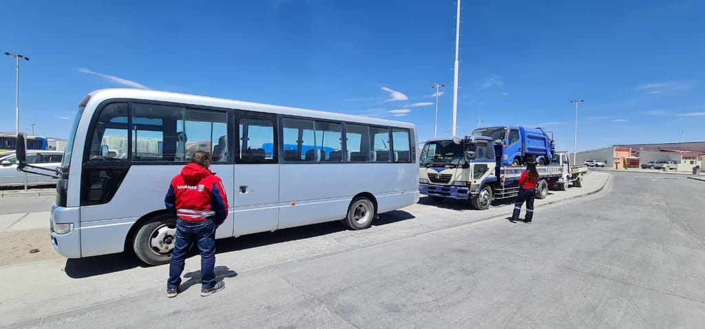 Aduanas incauta vehículos de contrabando en Pisiga Choque Aduanas incauta vehículos de contrabando en Pisiga Choque