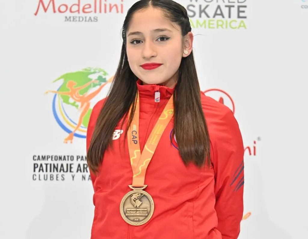Javiera Queupumil Guerrero, joven quisqueña, se corona Campeona Panamericana de Parinaje artístico Javiera Queupumil Guerrero, joven quisqueña, se corona Campeona Panamericana de Parinaje artístico