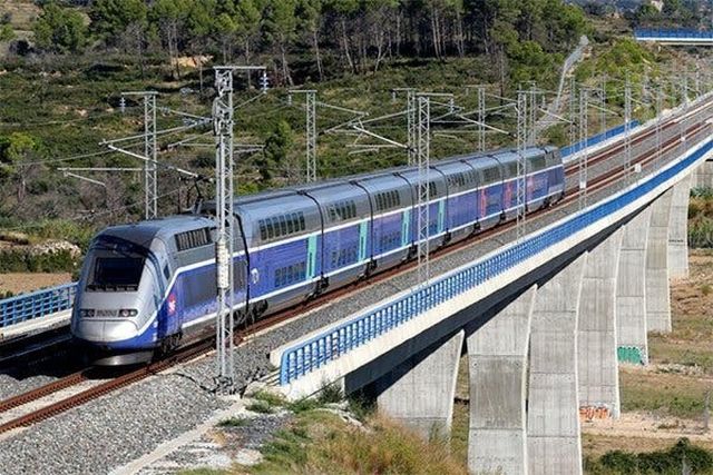 1556311421-tren-df 1556311421-tren-df