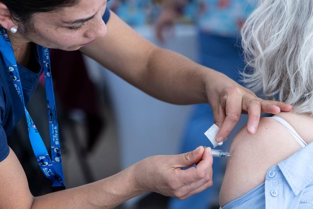 El Tabo refuerza campaña de vacunación contra la influenza ante baja cobertura en grupos de riesgo El Tabo refuerza campaña de vacunación contra la influenza ante baja cobertura en grupos de riesgo