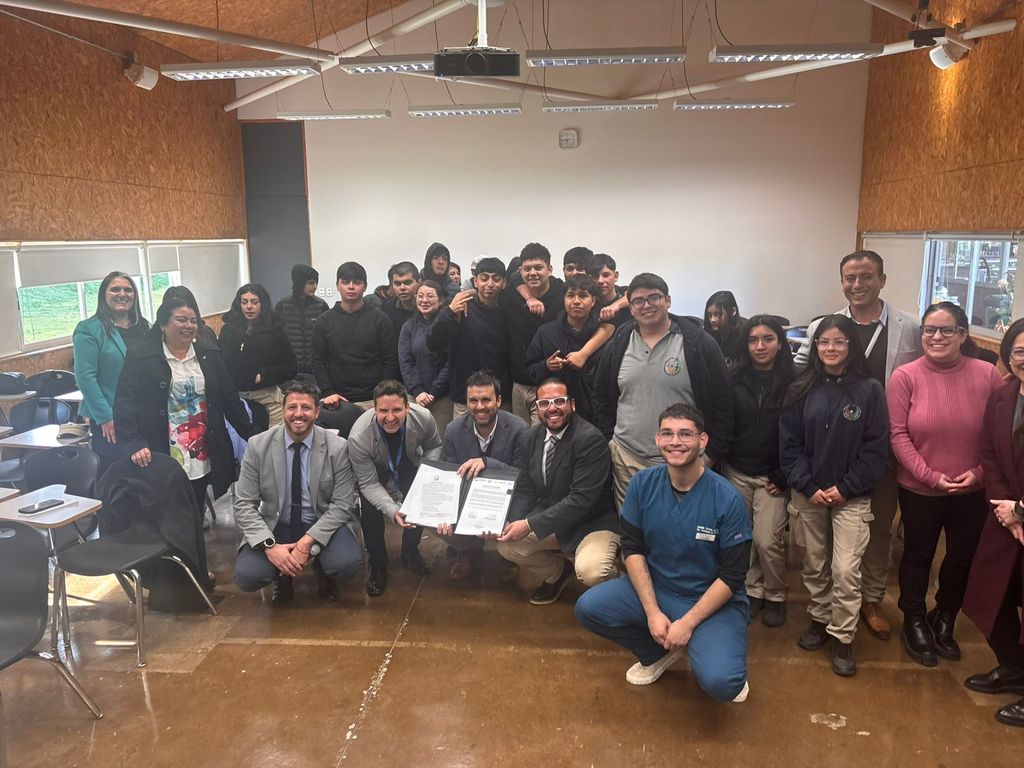 Estudiantes del Liceo Agrícola de Quillota especialidad de Veterinaria y Pecuaria darán su primer paso a la educación superior gracias a nuevo convenio con Duoc UC Valparaíso Estudiantes del Liceo Agrícola de Quillota especialidad de Veterinaria y Pecuaria darán su primer paso a la educación superior gracias a nuevo convenio con Duoc UC Valparaíso
