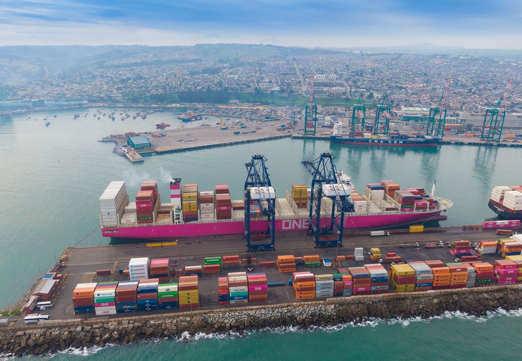 Puerto San Antonio aumenta en 12% el movimiento de contenedores durante 2025 Puerto San Antonio aumenta en 12% el movimiento de contenedores durante 2025