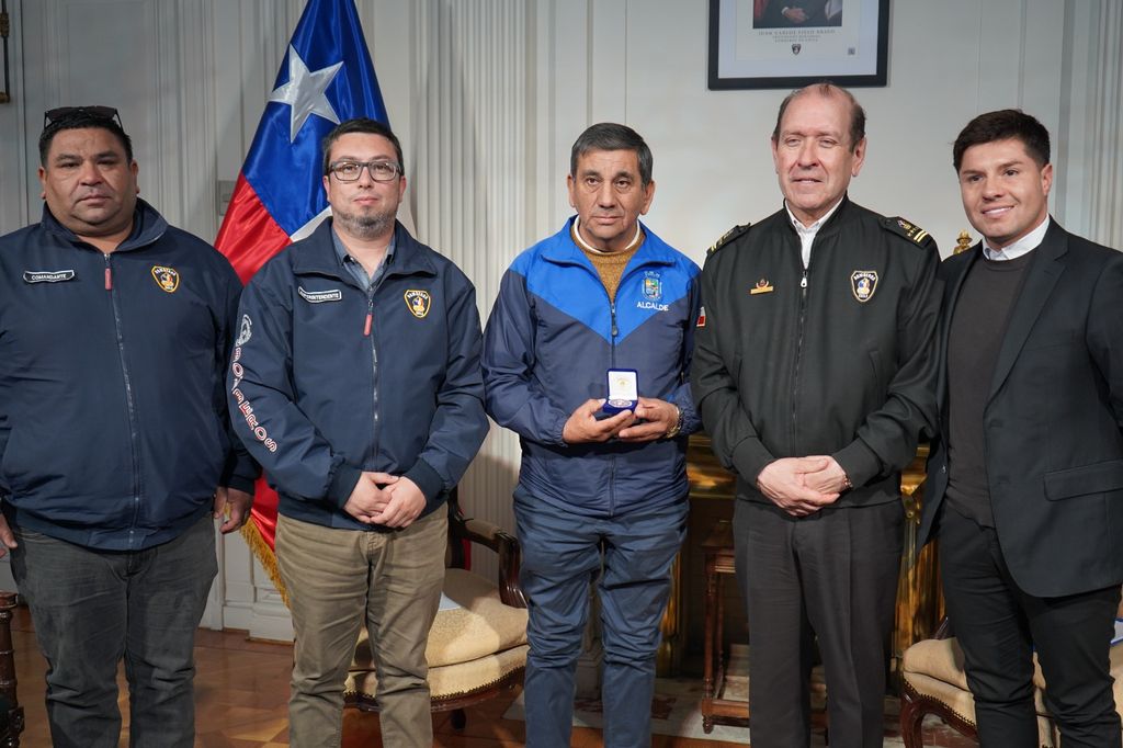 Histórico acuerdo permitirá gestionar la adquisición de un nuevo carro forestal para la Segunda Compañía de Bomberos de Las Cruces Histórico acuerdo permitirá gestionar la adquisición de un nuevo carro forestal para la Segunda Compañía de Bomberos de Las Cruces
