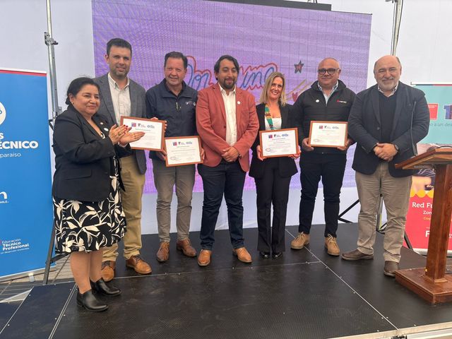 Duoc UC Sede Valparaíso recibe reconocimiento por su Programa de Alternancia con colegios y liceos de la región