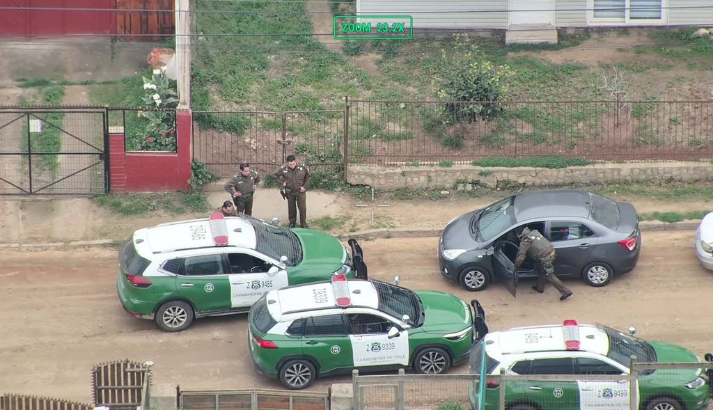Detienen a conductor de vehículo robado en El Quisco tras alerta de sistema de cámaras municipales Detienen a conductor de vehículo robado en El Quisco tras alerta de sistema de cámaras municipales