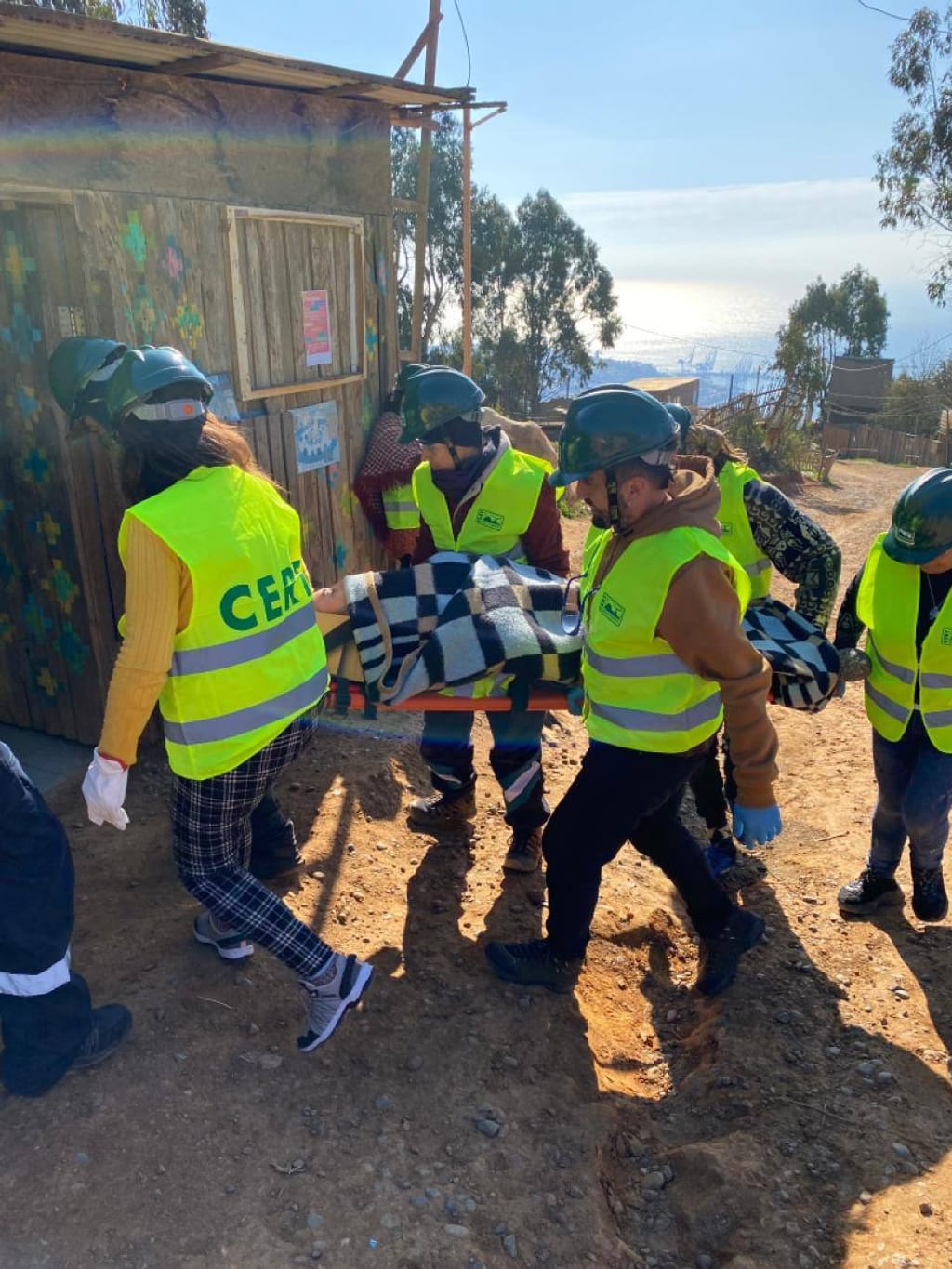 capacitan a vecinos para enfrentar emergencias capacitan a vecinos para enfrentar emergencias