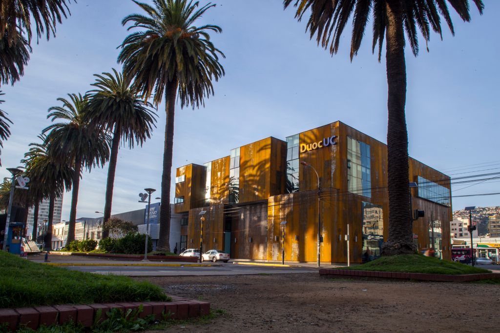 Duoc UC Sede Valparaíso junto a Mall Paseo Ross se unen para celebrar nuevamente el Mes de la Educación Técnico Profesional Duoc UC Sede Valparaíso junto a Mall Paseo Ross se unen para celebrar nuevamente el Mes de la Educación Técnico Profesional