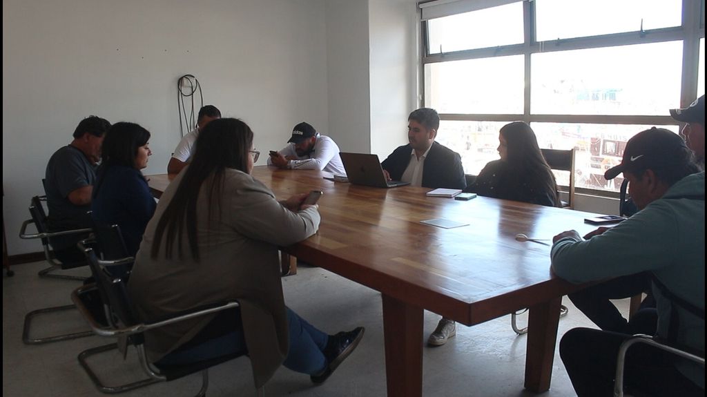 San Antonio: En medio de la crisis pescadores tuvieron reunión clave con diputados San Antonio: En medio de la crisis pescadores tuvieron reunión clave con diputados