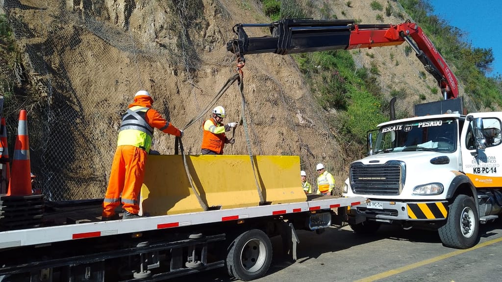 MOP rehabilitó el tránsito hacia Valparaíso por Ruta 68 MOP rehabilitó el tránsito hacia Valparaíso por Ruta 68