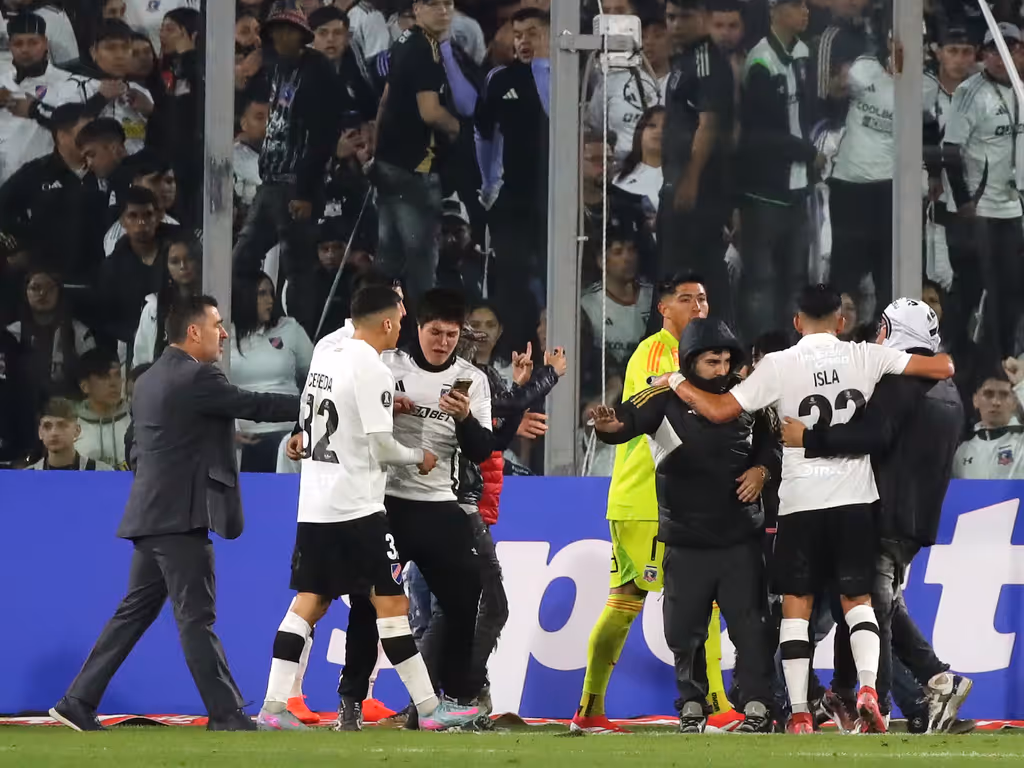 colo colo fortaleza hinchas colo colo fortaleza hinchas
